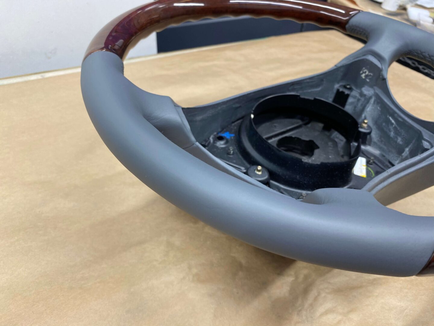 Mercedes renowacja kierownicy skórzanej