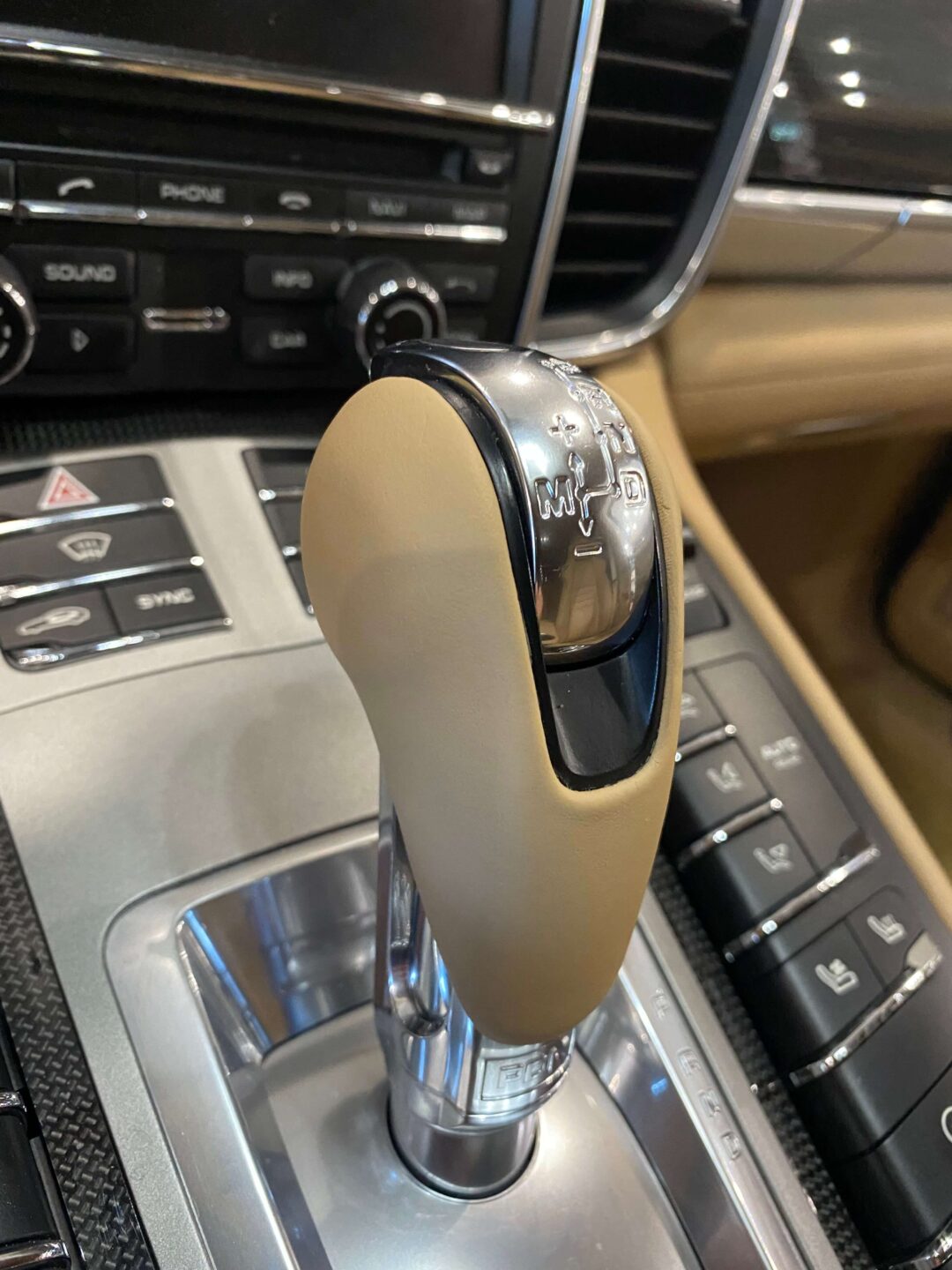 Porsche skórzana gałka biegów po odnowieniu
