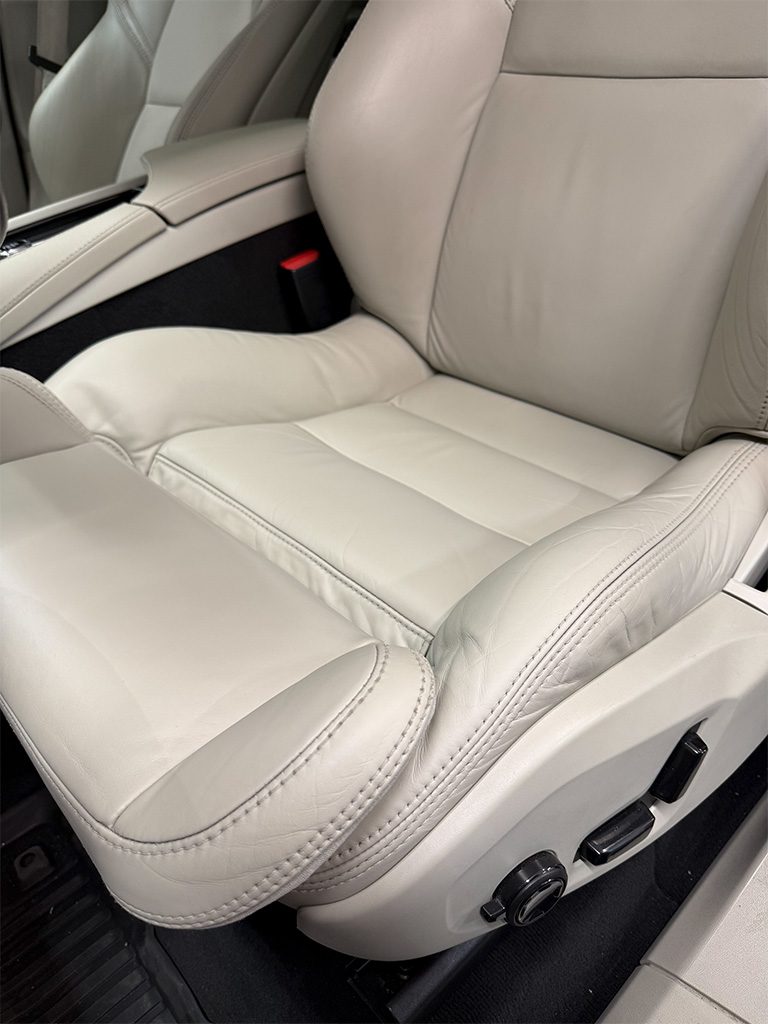 Volvo XC90 skórzany fotel - siedzisko po renowacji