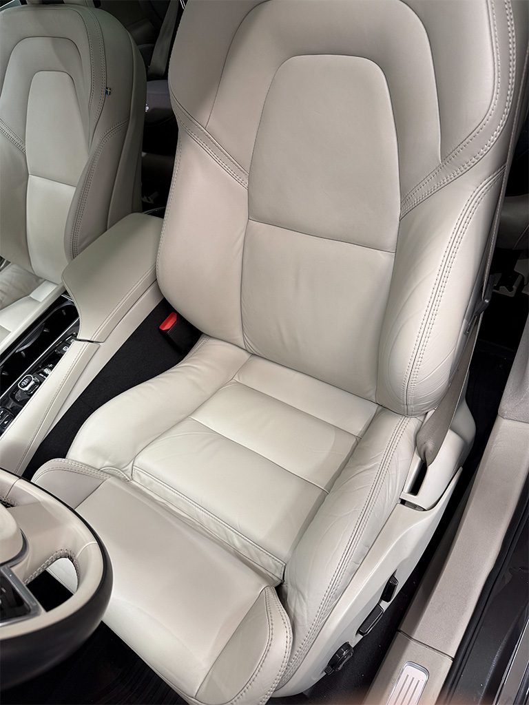 Volvo XC90 fotel kierowcy po renowacji